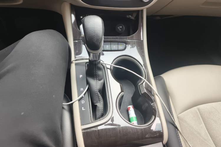 Used Buick Verano 2018 Sedan 15S Automatic Leading Model Gear Lever