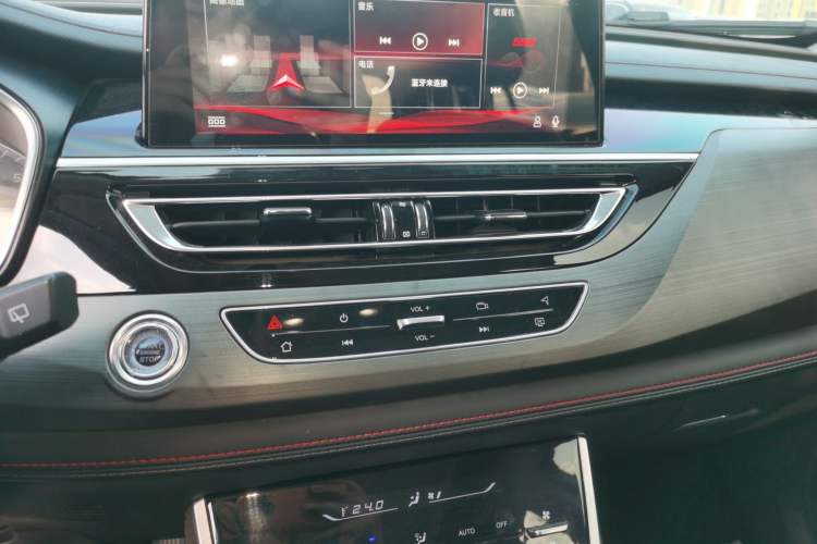 Used CHANGAN CS75 2021 Honor Million Edition 280T DCT Prestige Model
