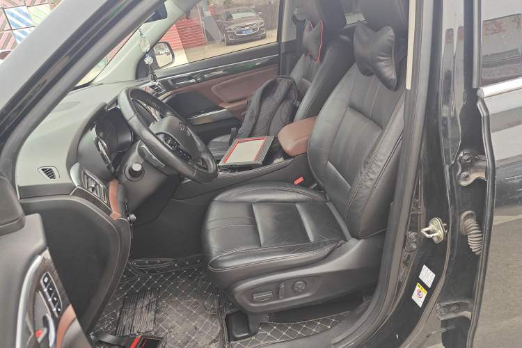 Used GAC Trumpchi GS8 2017 320T Two-Wheel Drive Luxury Smart Connectivity Version (7 Seats)