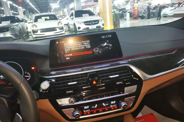 Used BMW 5 Series 2019 530Li Leading Model M Sport Package Audio And AC Panel