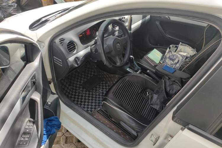 Used Volkswagen Jetta 2015 1.6L Automatic Comfort Model Driver Seat