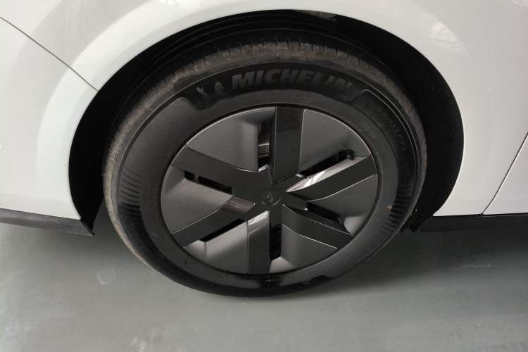 Used Li Auto MEGA 2024 Ultra Model Right Rear Wheel Hub