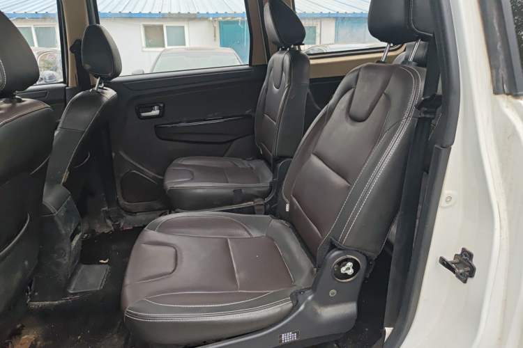 Used Dongfeng Fengon 330 2019 1.5L 330S Manual Comfort Version China VI Standard Left Rear Seat