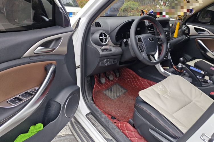 Used BYD Song 2016 Gaishi Edition 1.5TI Manual Leading Model Driver Seat