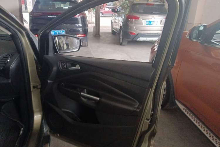 Used Ford Kuga 2017 EcoBoost 180 Two-Wheel-Drive Tiger Leap Model