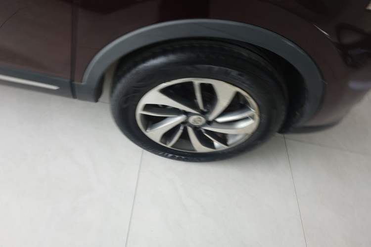 Used Baojun 560 2017 Rhythmic Edition 1.8L iAMT Prestige Model Right Front Wheel Hub