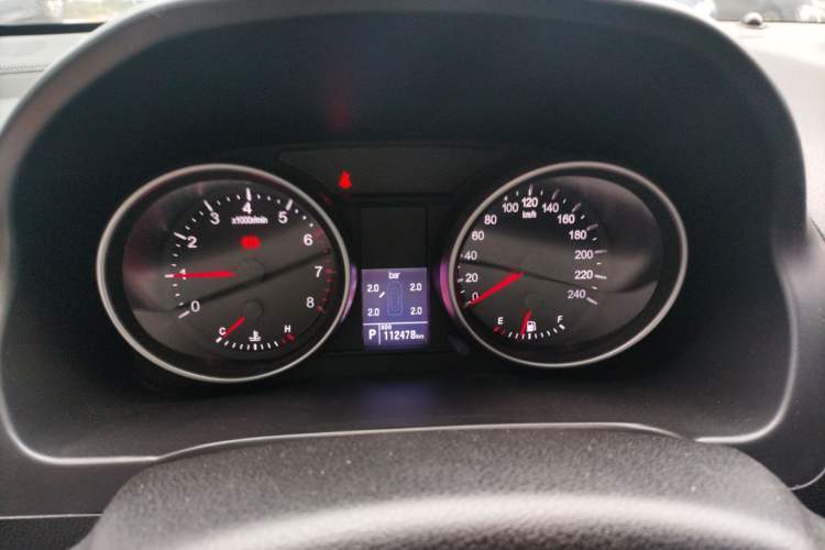 Used Haval H6 2013 Upgraded Model 2.4L Automatic Two-Wheel Drive Elite Version