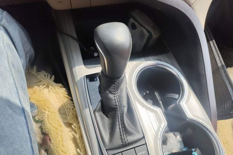 Used Toyota Camry 2019 Dual-Engine 2.5 HG Luxury Edition China V Standard