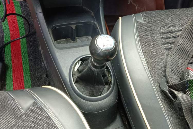 Used Suzuki Alto 2013 Revised Version 1.0L Manual Comfort Edition Gear Lever