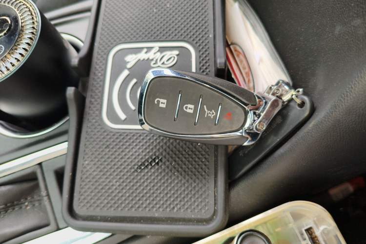Used Chevrolet Equinox 2019 535T Automatic YuJie Edition China VI Vehicle Key