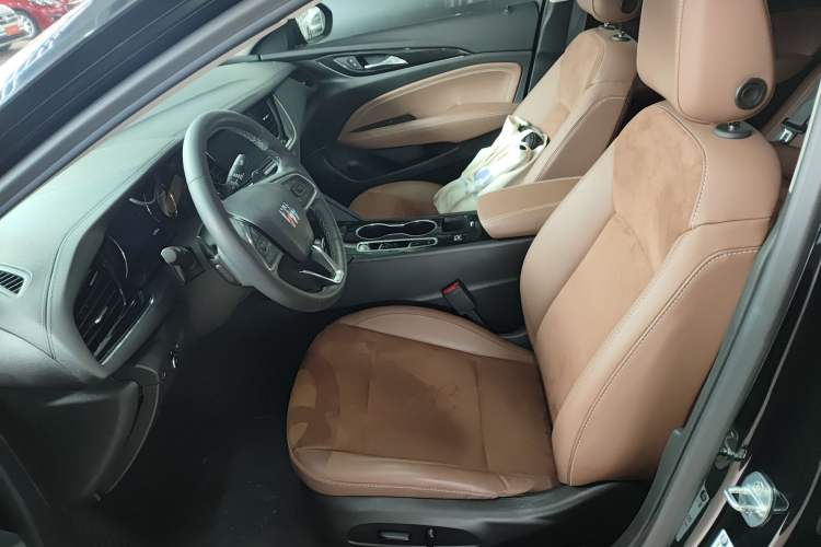 Used Buick Regal 2024 28T Luxury Edition Left Front Seat