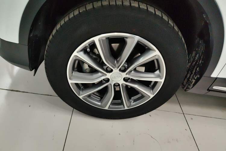 Used Geely Auto Emgrand X7 Sport 2018 1.8TD Automatic Two-Wheel Drive Smart Connect 4G Internet Edition