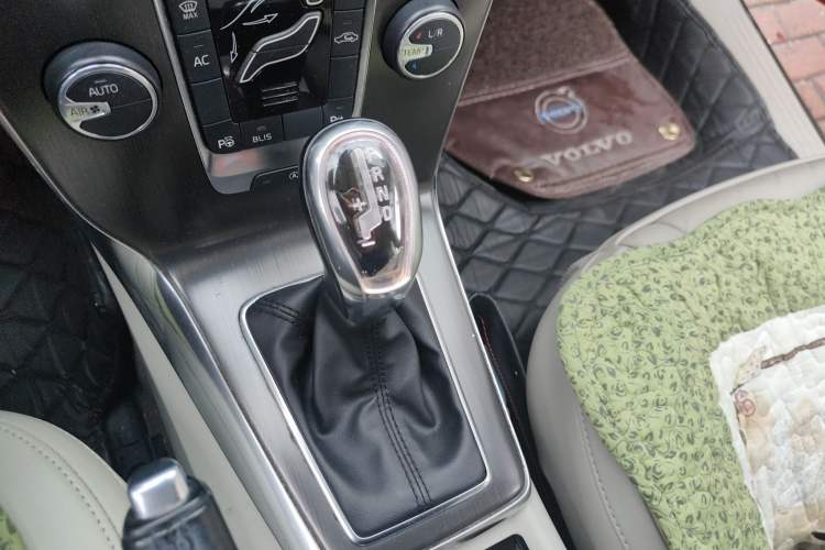 Used Volvo V40 2013 2.0T Zhiya Edition