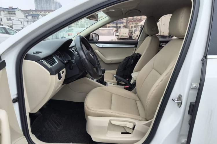 Used Skoda Octavia 2015 1.6L Manual Yijie Edition