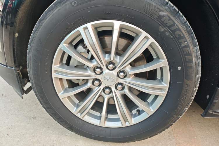 Used Cadillac XT5 2018 25T Luxury Model