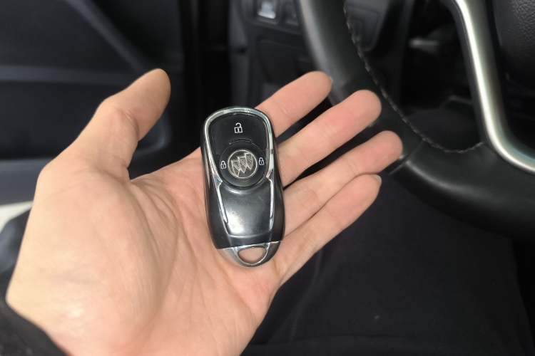 Used Buick GL6 2018 18T 6-Seater Prestige Model
