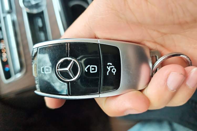 Used Mercedes-Benz E-Class 2018 Facelift E 300 L Luxury Edition