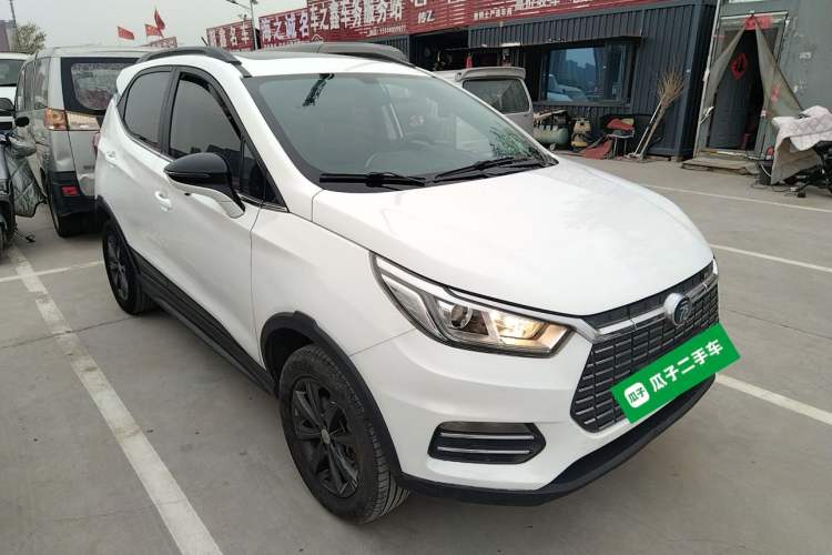 Used BYD Yuan New Energy 2018 EV360 Smart Connect Cool Edition Front Right 45 Deg