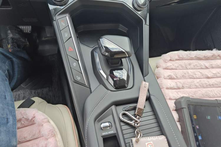 Used Lynk & Co 06 2023 Remix 1.5T Shero Gear Lever