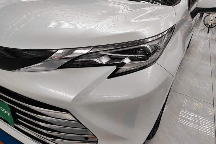 Used Toyota SIENNA 2024 2.5L Hybrid Comfort Edition
