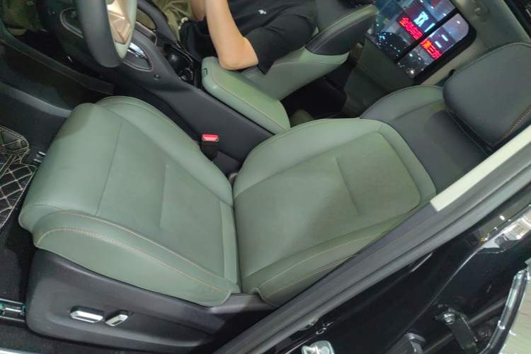 Used iCAR 03 2024 501km Two-Wheel Drive Long-Range Version Left Front Seat