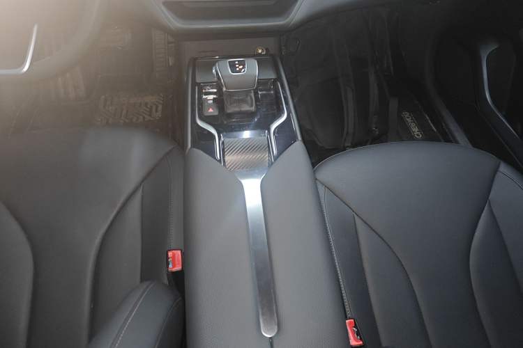 Used Hongqi E-QM5 2024 610 km PLUS Gear Lever