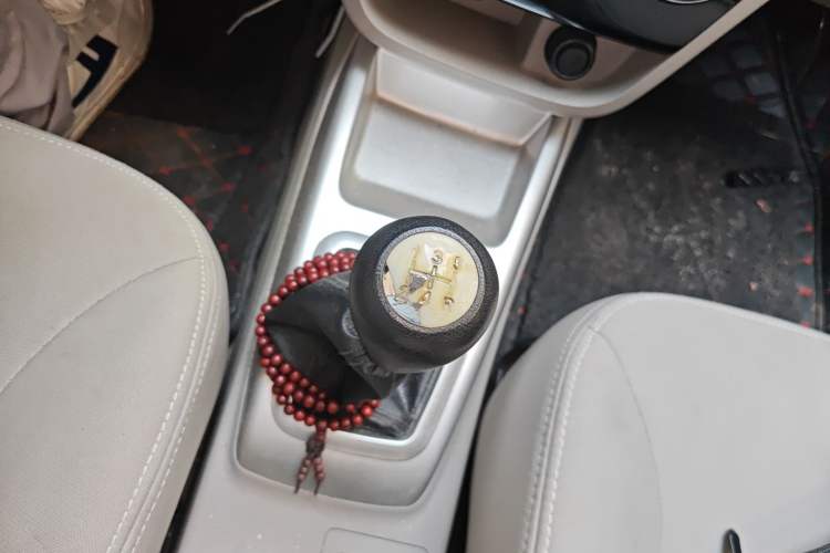 Used CHANGAN Alsvin V3 2015 1.4L Manual Meiruan Model China V Standard
