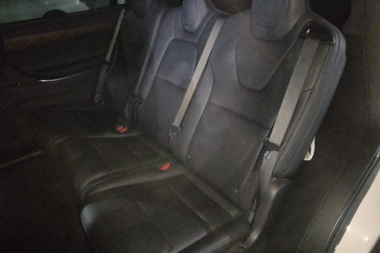 Used Tesla Model X 2019 Long-Range Version Left Rear Seat