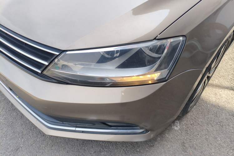 Used Volkswagen Sagitar 2017 1.6L Automatic Comfort Model Left Front Headlight