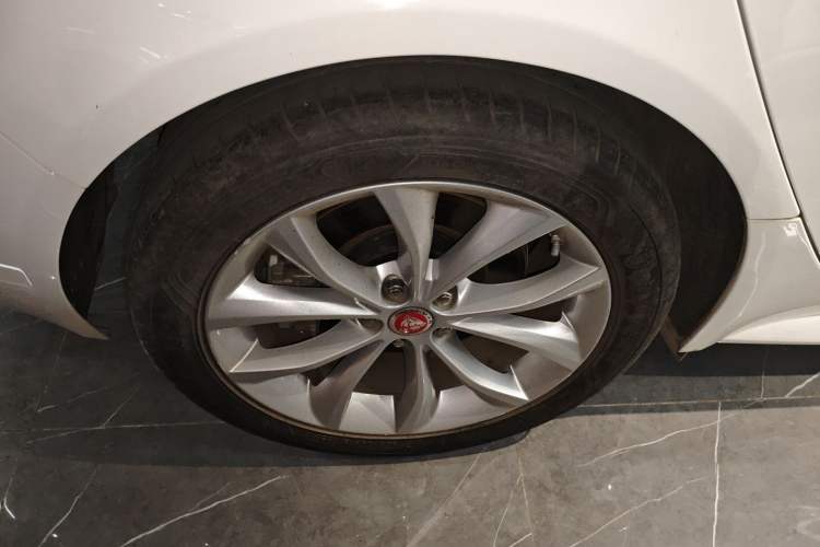 Used Jaguar XF 2016 XF 2.0T Two-Wheel-Drive R-Sport Sport Edition
