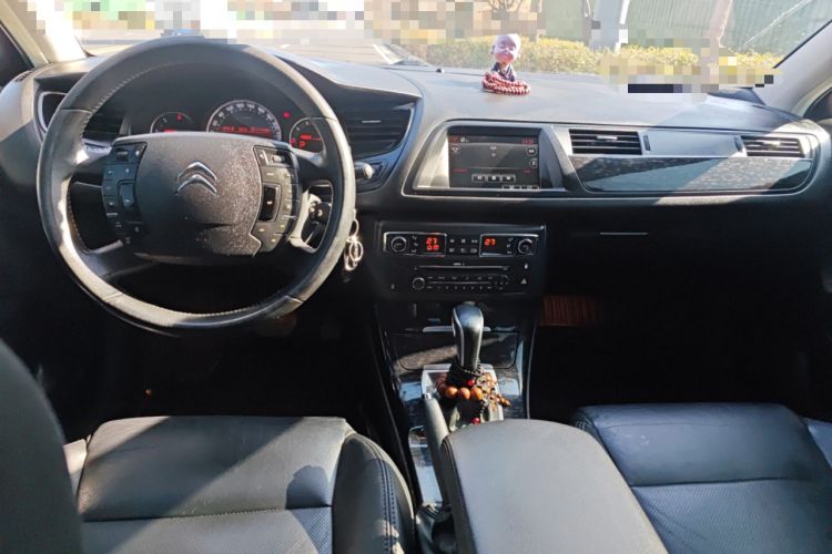 Used Citroen C5 2014 2.0L Automatic Luxury Edition Center Console