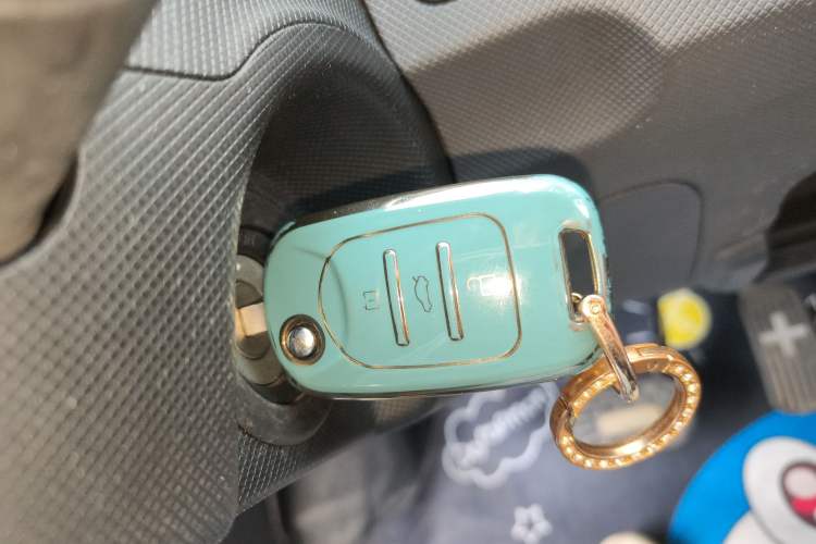 Used Wuling Hongguang MINIEV 2021 Macaron Fashion Model Lithium Iron Phosphate Vehicle Key