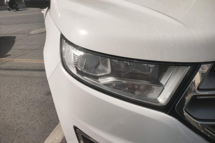 Used Ford Edge 2016 EcoBoost 245 Two-Wheel-Drive Titanium 5-Seater
