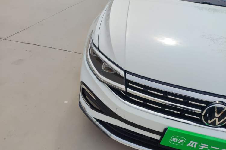 Used Volkswagen Bora 2023 200TSI DSG YueXing PRO Edition Right Front Headlight