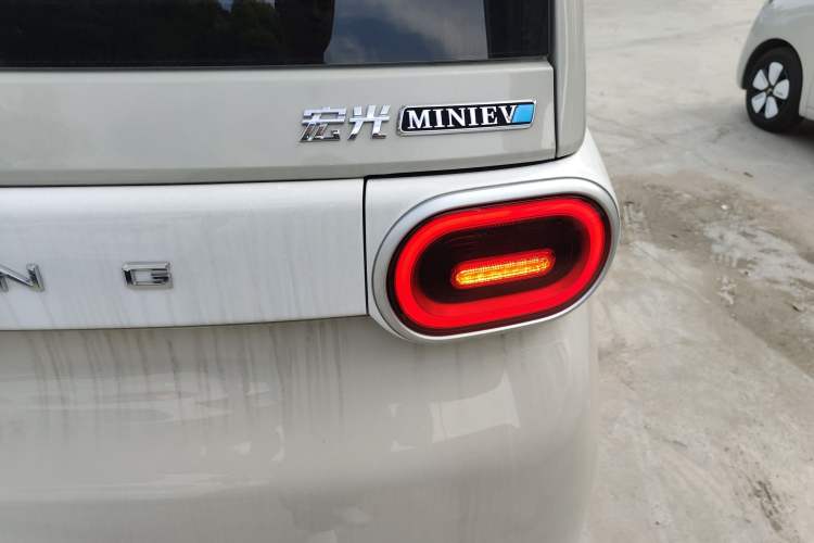 Used Wuling Hongguang MINIEV 2024 3rd Generation 215km Youth Edition