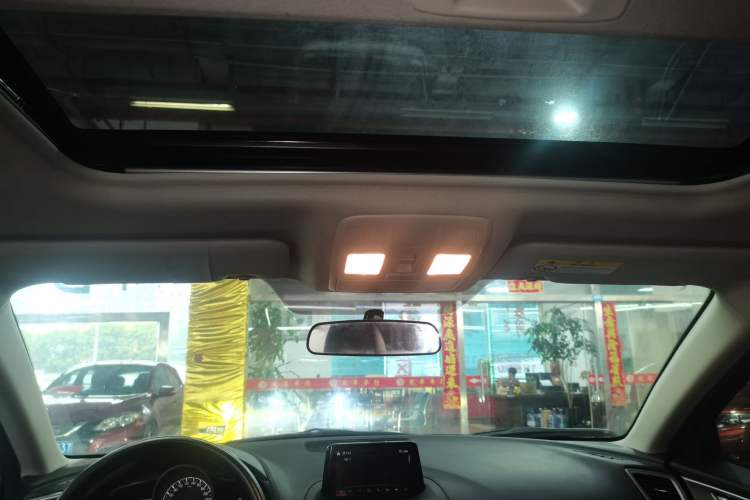 Used Mazda 3 Axela 2019 Cloud-Controlled Version Hatchback 1.5L Automatic Luxury Model Emission Standard China V Headliner