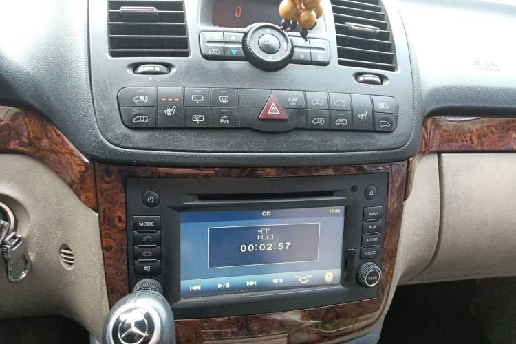 Used Mercedes-Benz Viano 2013 3.5L Haoci version Audio And AC Panel