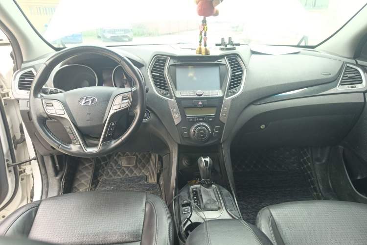 Used Hyundai Santa Fe 2013 2.4L Automatic Two-Wheel Drive Smart Version