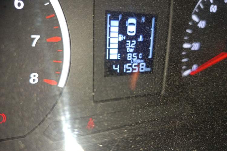 Used FORTHING Lingzhi 2022 M5 1.6L Practical Model 5 Seats Odometer Close Up