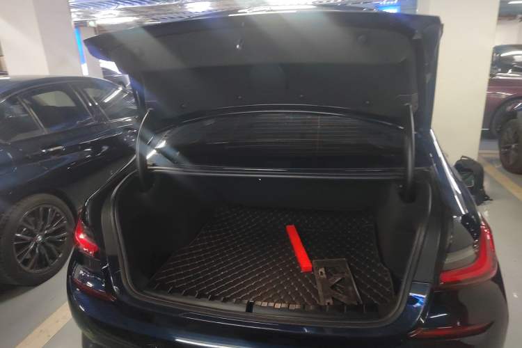 Used BMW 3 Series 2022 Revised 325i M Sport Night Edition Package Trunk