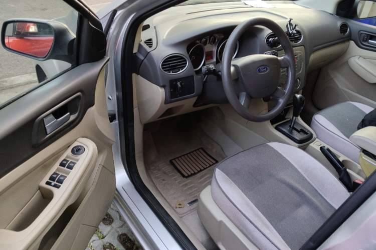 Used Ford Focus 2013 Sedan Classic 1.8L Automatic Base Model