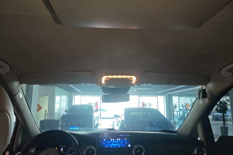 Used Mercedes-Benz Vito 2021 2.0T Business Version 7 Seats Headliner