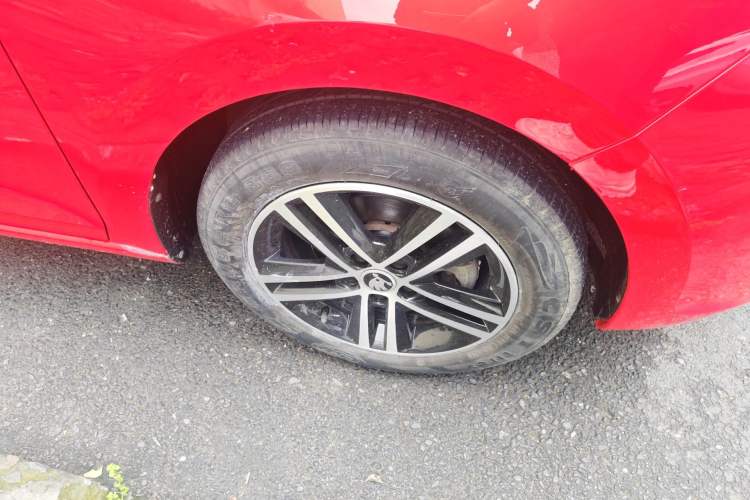 Used Skoda Rapid Spaceback 2016 1.6L Automatic Smart Drive Edition Right Front Wheel Hub