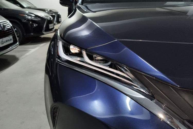 Used Toyota Harrier 2022 2.0L CVT Two-Wheel Drive Flagship Edition Right Front Headlight