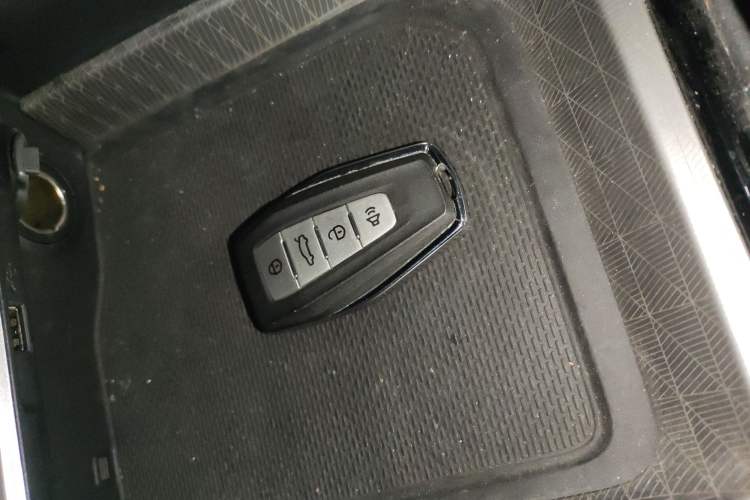 Used Geely Auto Emgrand 2023 4th Generation Champion Edition 1.5L CVT Luxury Model
