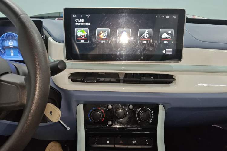 Used Dongfeng NAMMI BOX 2022 Revised Light Wind Edition 201 km Standard Version
