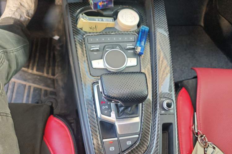 Used Audi A4L 2017 40 TFSI Fashion Model Gear Lever