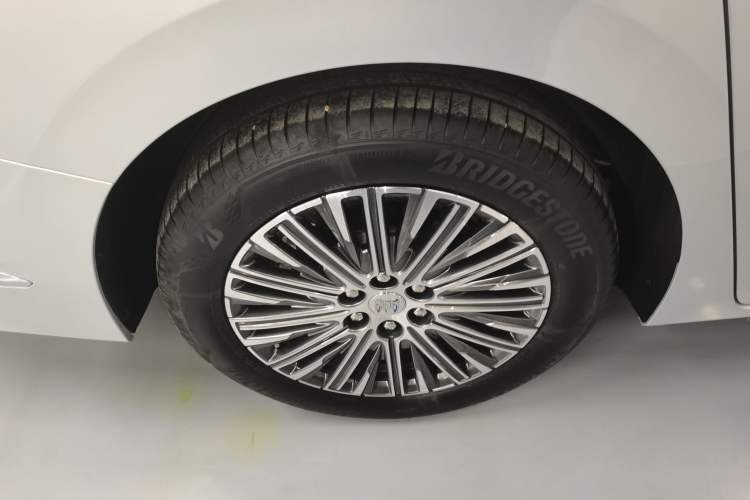 Used Buick GL8 New Energy 2024 Lu Zun Deluxe Edition 7-Seater Right Rear Wheel Hub