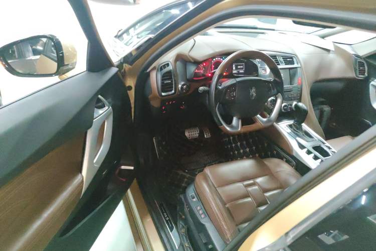 Used DS 5 2015 1.8T Prestige Edition THP200