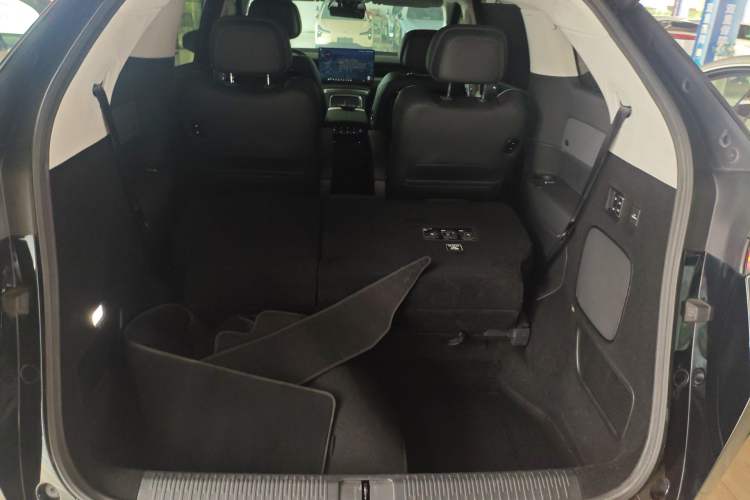 Used XPeng X9 2024 702 Ultra-Long Range Pro